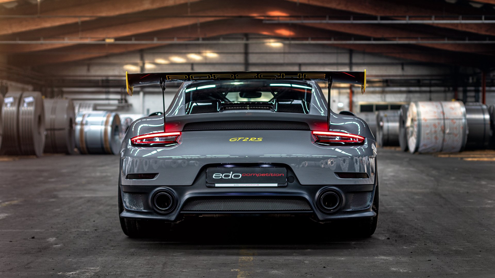 32年魔咒终结！阿尔瓦雷斯戴帽点燃高原，秘鲁血性复仇掀翻委内瑞拉